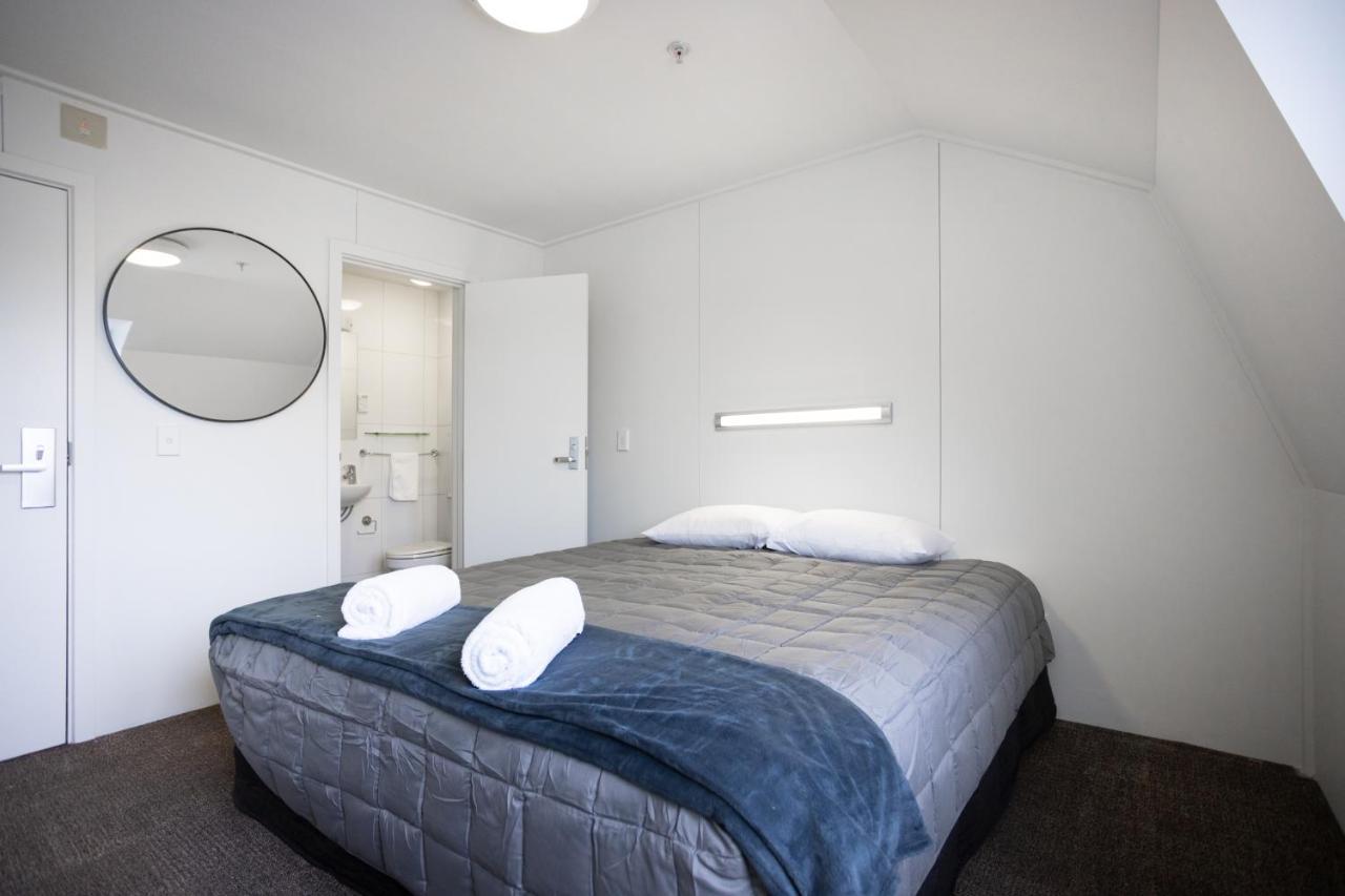 The Brownston Hostel Wanaka Dış mekan fotoğraf