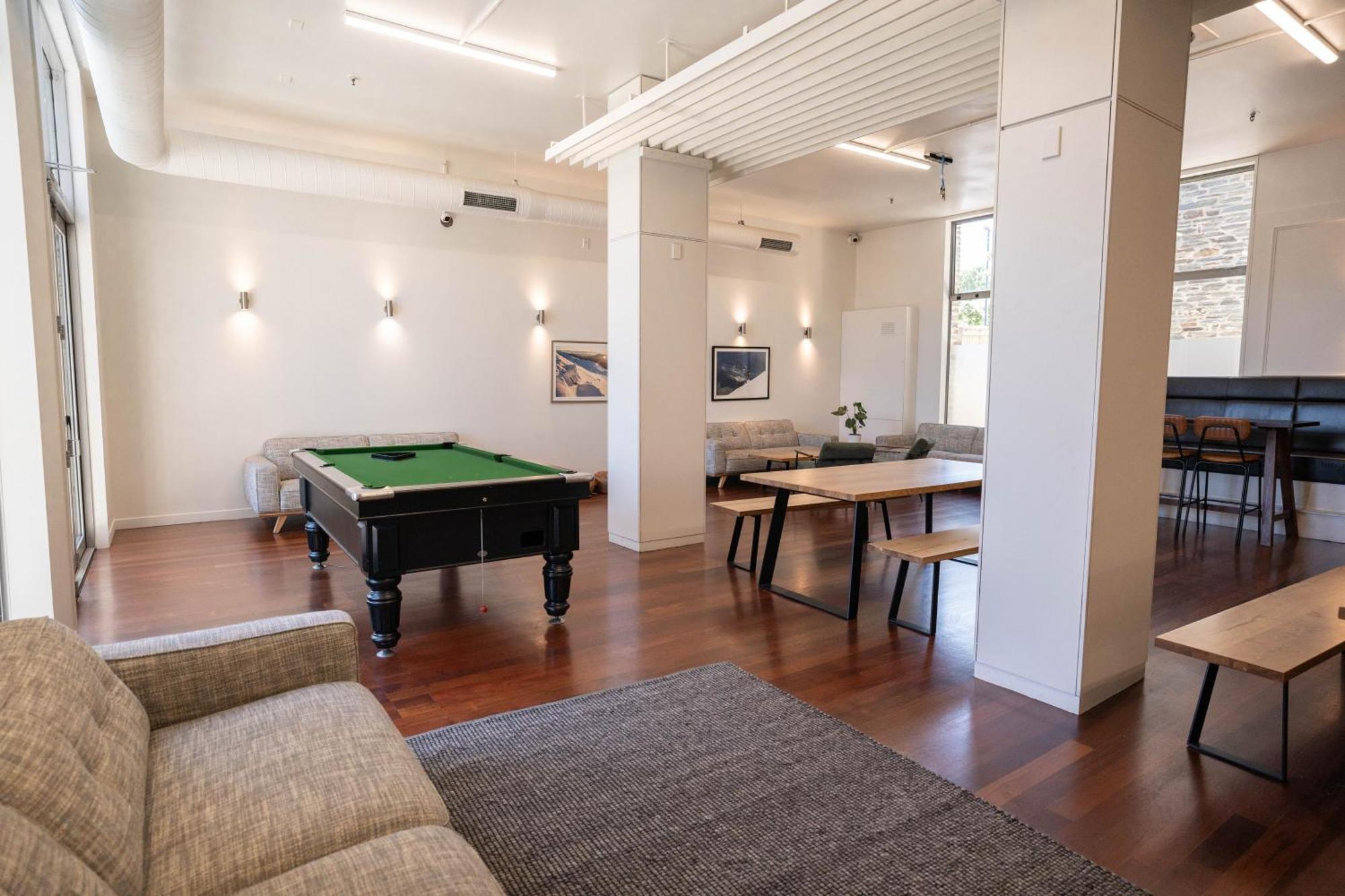 The Brownston Hostel Wanaka Dış mekan fotoğraf
