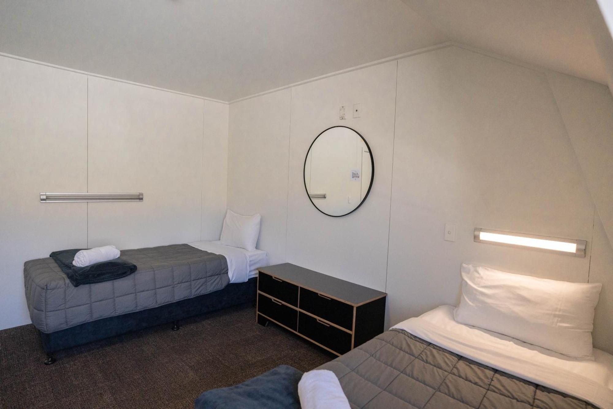 The Brownston Hostel Wanaka Dış mekan fotoğraf