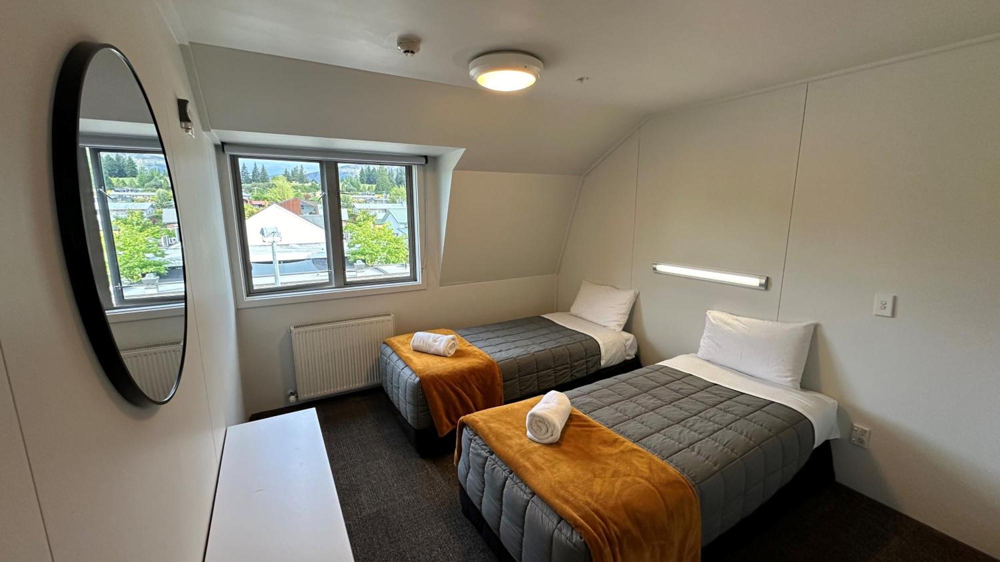 The Brownston Hostel Wanaka Dış mekan fotoğraf