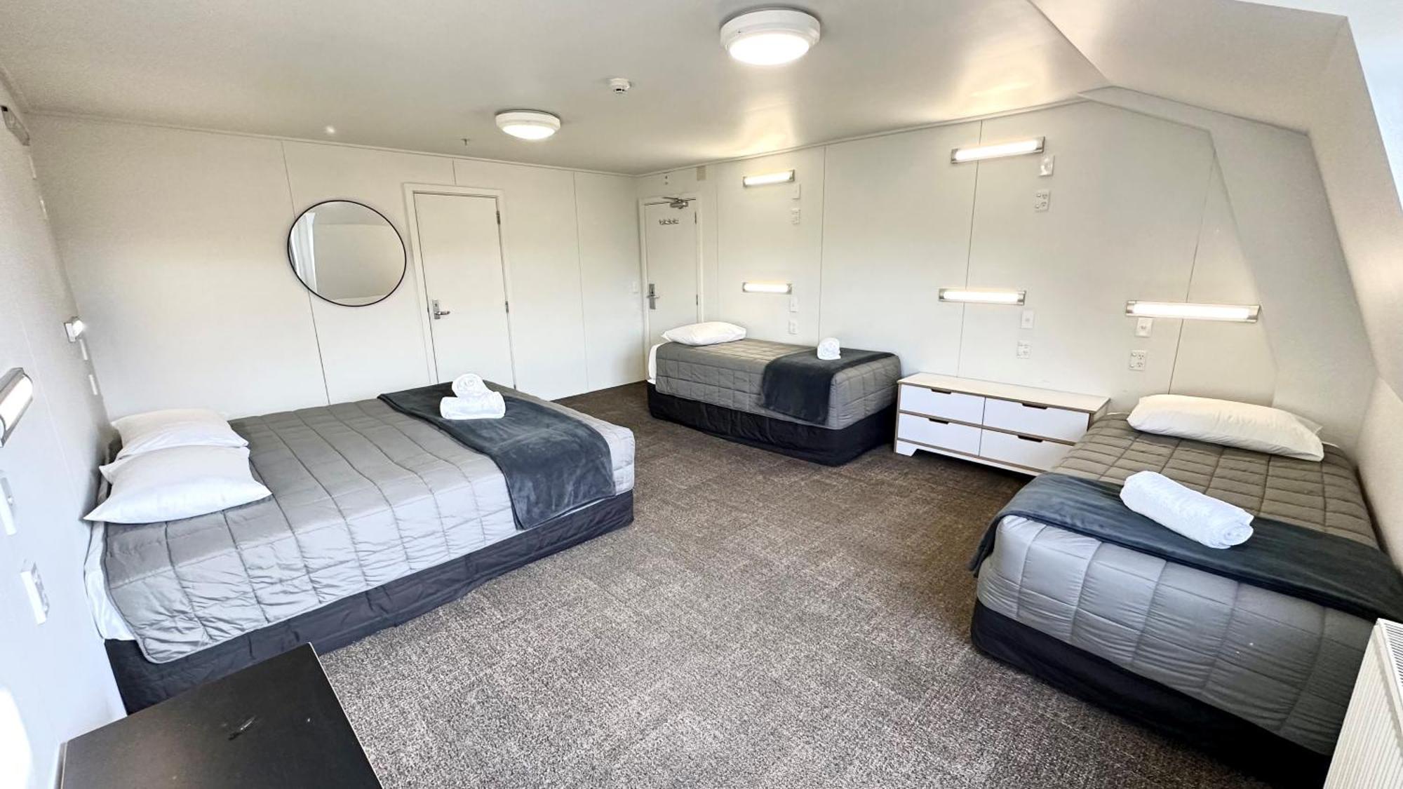 The Brownston Hostel Wanaka Dış mekan fotoğraf